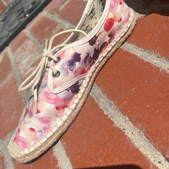 Soludos Shoes - Picture 6 of 12